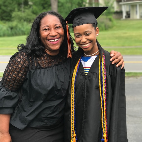 Meet Evelyn!  Welcome to my closet (comments full) - Picture 10 of 11